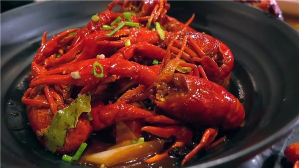 《吃光全宇宙》大谈卓伟 范湉湉自爆曾患忧郁症