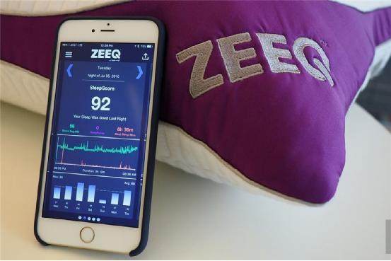 Zeeq智能枕头体验 内置让你“自然醒”的闹钟