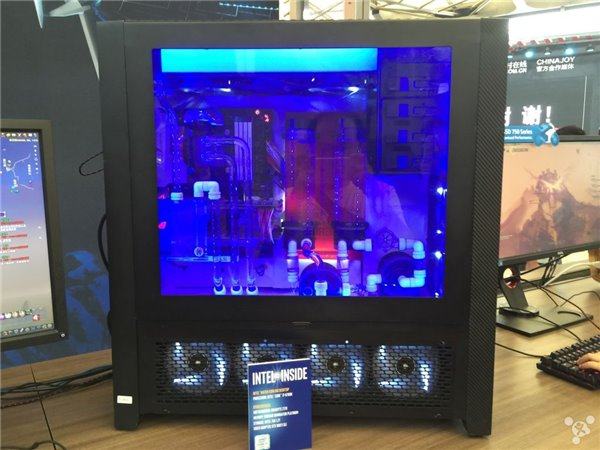 ChinaJoy 2016：Intel超大展区，酷炫设备亮眼