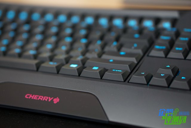 Cherry MX9.0机械键盘评测 该充值一发信仰了