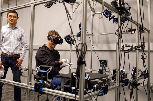 Oculus VR手套曝光 这次是扎克伯格的锅