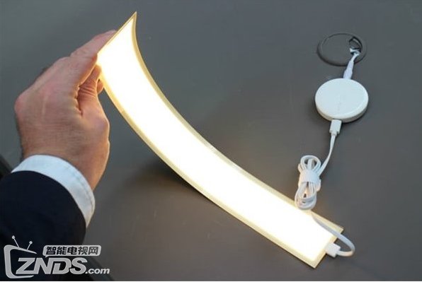 LG推出第五代OLED台灯 计划2018年进行量产