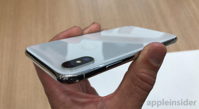 新一代iPhone将于今年8月投产 OLED版要贵200美元