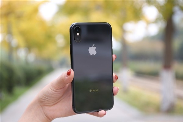 iPhoneXS或将推出新配色:3月25日开卖 最贵售价12799元