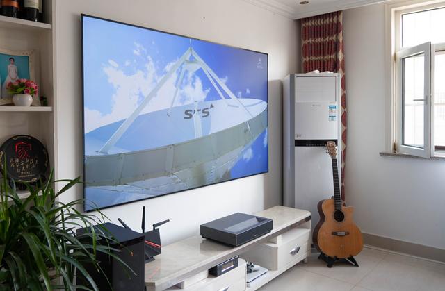 峰米激光电视4K Cinema评测：最适合普通家庭的激光电视