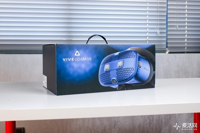 HTC Vive Cosmos被称年度最爽的VR头显？