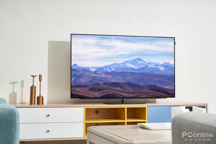 透过电视，致敬真实多彩的世界！创维0.86高色准OLED电视S82评测