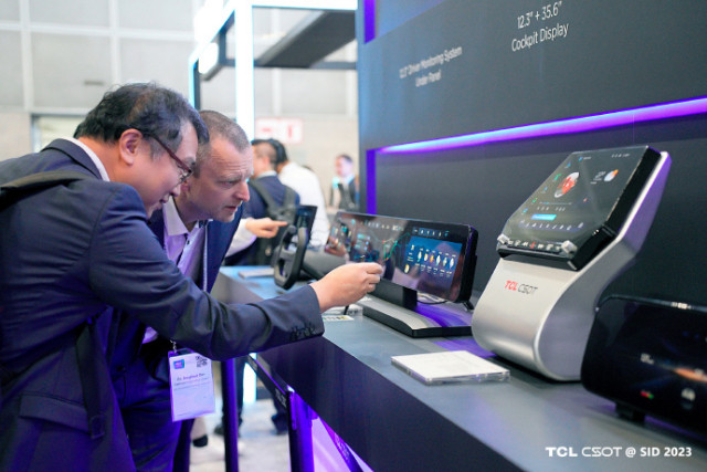 TCL华星核心产品亮相SID2023 含全球首款65” 8K柔性印刷折叠OLED TV