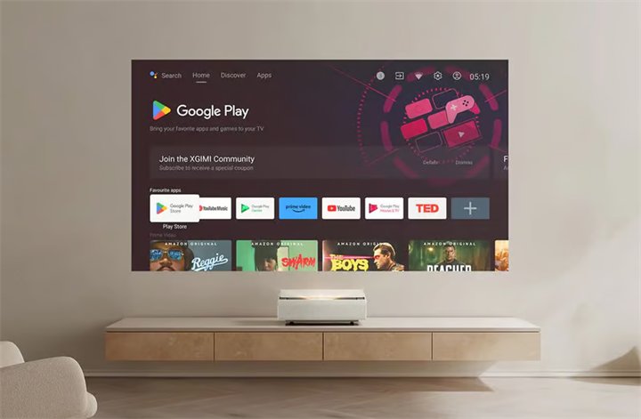 极米 Aura 2 配备了 Android TV 11，在点缀着 Google TV XGIMI 的竞争对手中，它似乎确实有些过时