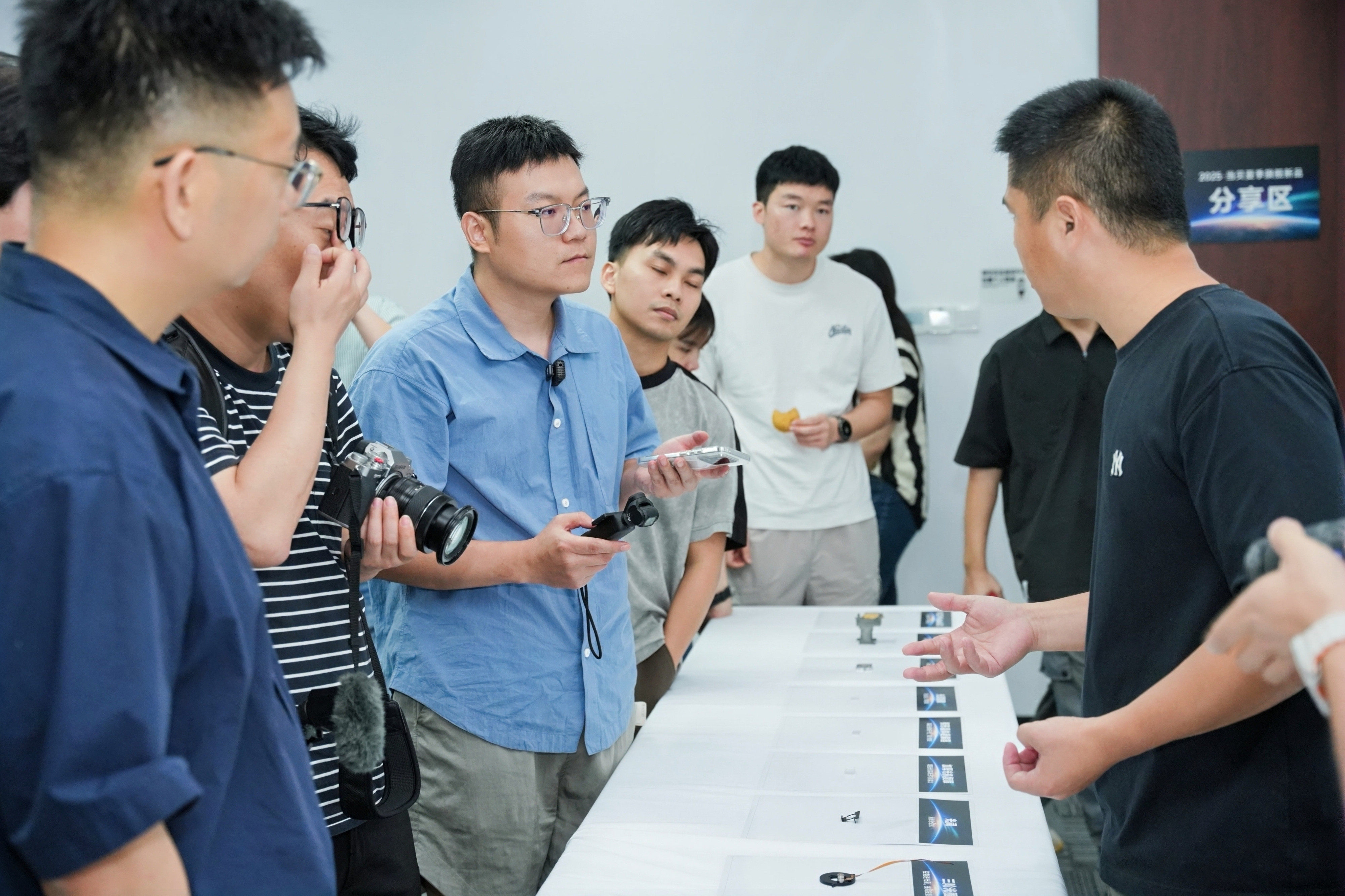 悬念升级!2025当贝夏季旗舰新品要定义“影像之巅”新标准? 悬念升级!2025当贝夏季旗舰新品要定义“影像之巅”新标准?