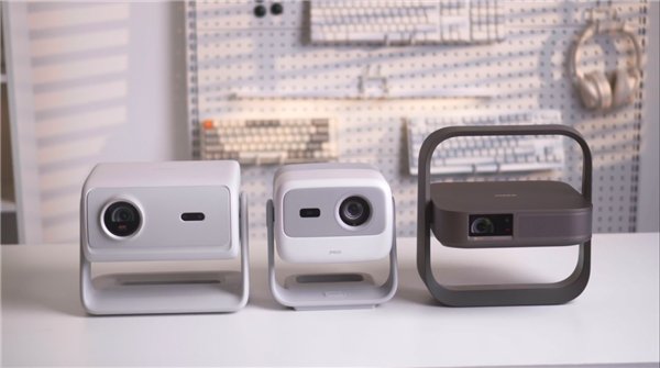 2025双十一3000元卧室投影仪怎么选?当贝D7X Pro/坚果N1S/极米Z9X实测