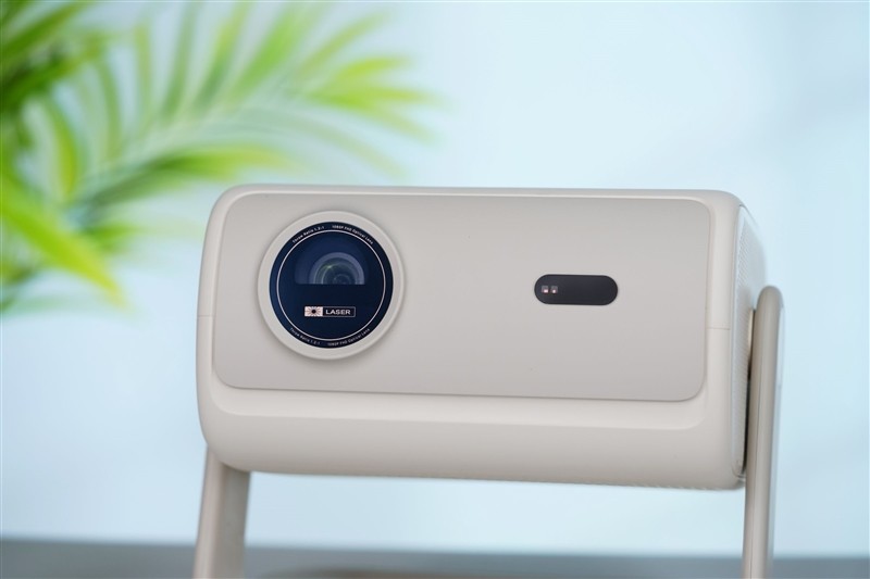 三色激光画质惊人!当贝D7X激光投影仪评测:两千多元即体验旗舰技术 三色激光画质惊人!当贝D7X激光投影仪评测:两千多元即体验旗舰技术