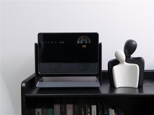 家庭影院选电视还是投影 2026最值得买的家庭影院投影仪推荐 家庭影院选电视还是投影 2026最值得买的家庭影院投影仪推荐