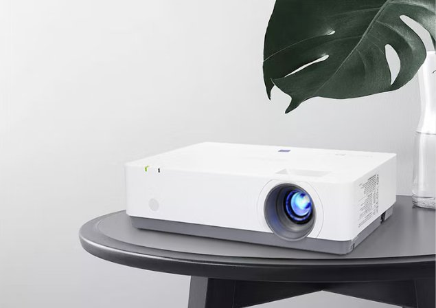 家用投影仪怎么选?2026年投影仪品牌选购指南 家用投影仪怎么选?2026年投影仪品牌选购指南