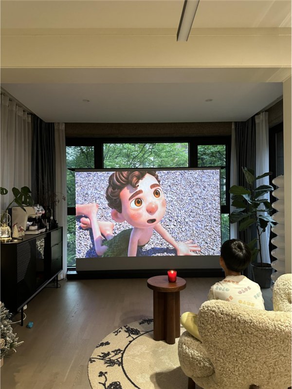 2026年客厅投影仪怎么选 7000-8000价位热门机型选购测评指南