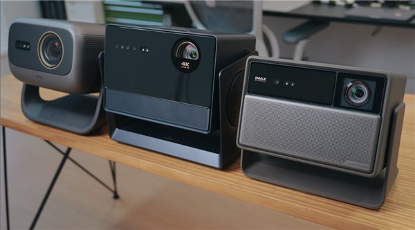 三款万元旗舰投影横评！当贝S7 Ultra Max打造高品质家庭影院首选