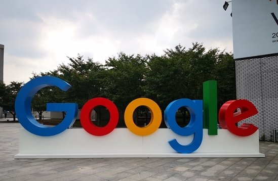 谷歌推出耳机实时翻译测试版:引入Gemini高级功能 谷歌推出耳机实时翻译测试版:引入Gemini高级功能