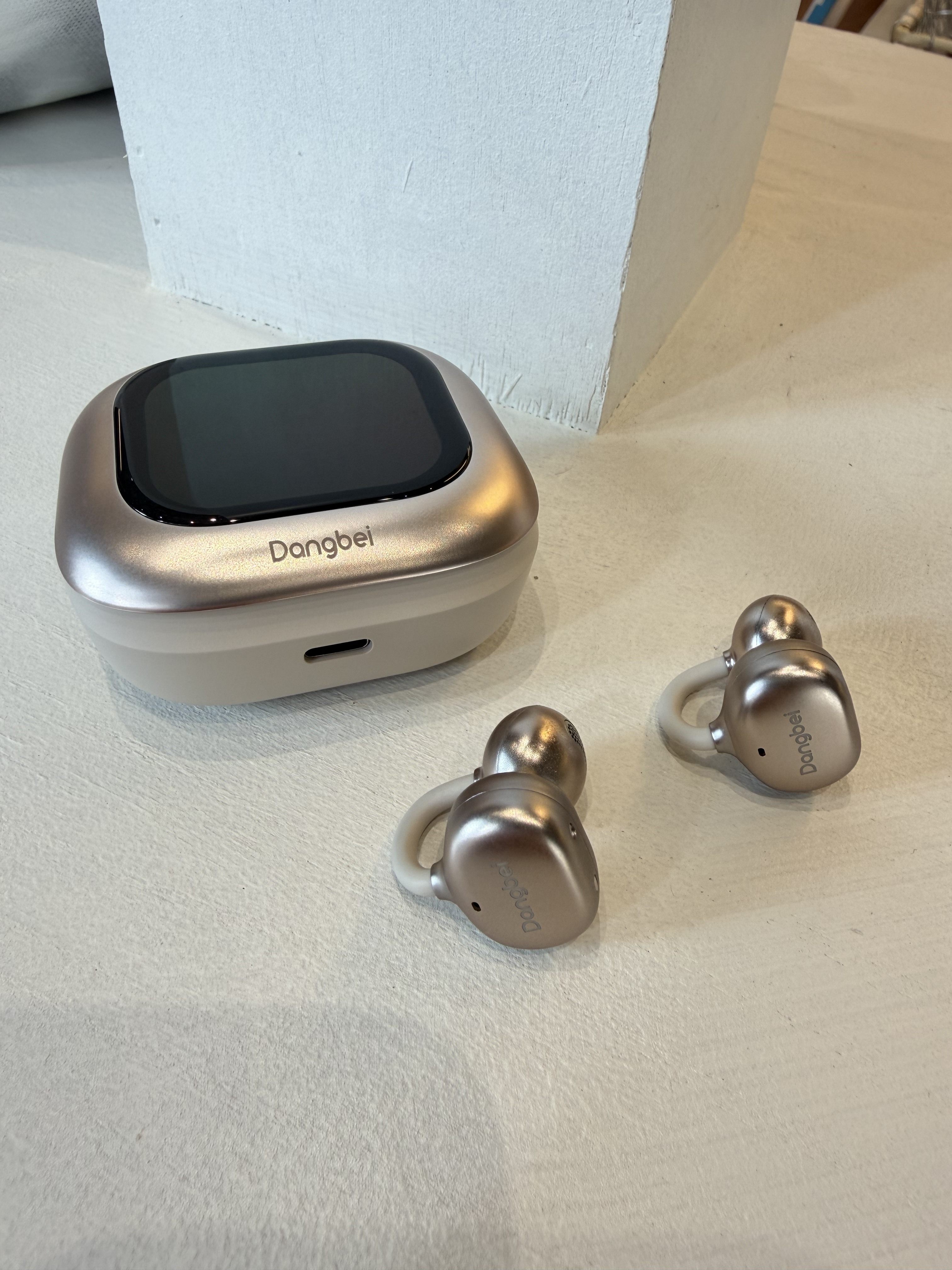 耳夹式蓝牙耳机当贝Air1深度开箱测评：AI耳机里的卷王值得买吗?