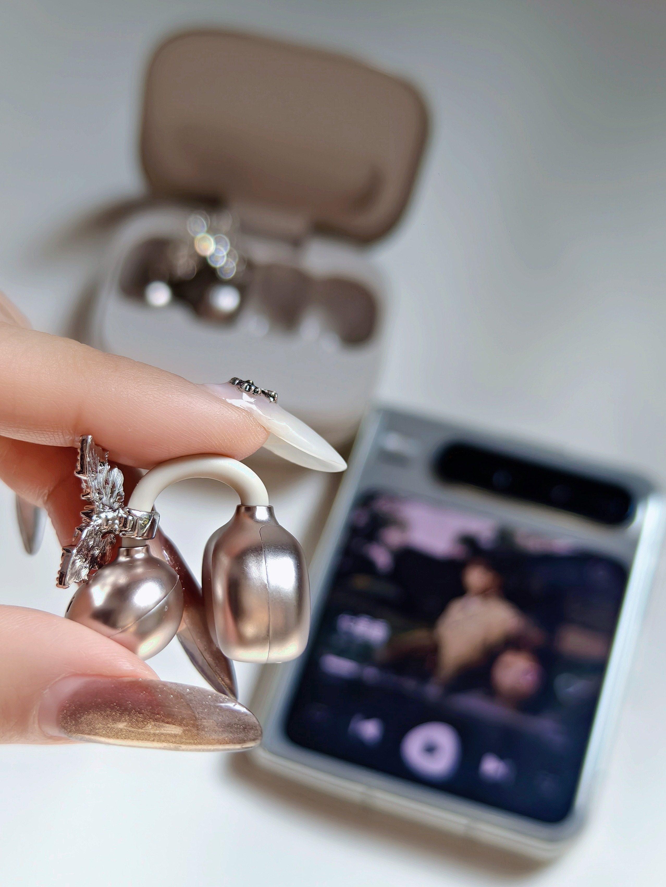 耳夹耳机容易掉吗?耳夹式耳机佩戴稳定性深度实测