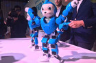 蓝魔推出小魔头机器人：会跳舞 会武术！