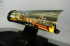 LG OLED 电视屏幕上手体验：0.18mm薄如蝉翼 随心卷曲