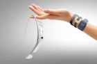 丰田开发专为盲人提供导航服务的智能穿戴