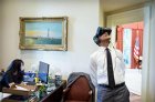 奥巴马头戴VR头盔照片网上疯传：白宫也用VR？