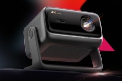 当贝X7 Max投影仪深度评测：纯三色激光已普及 镜头移轴新赛道出现！