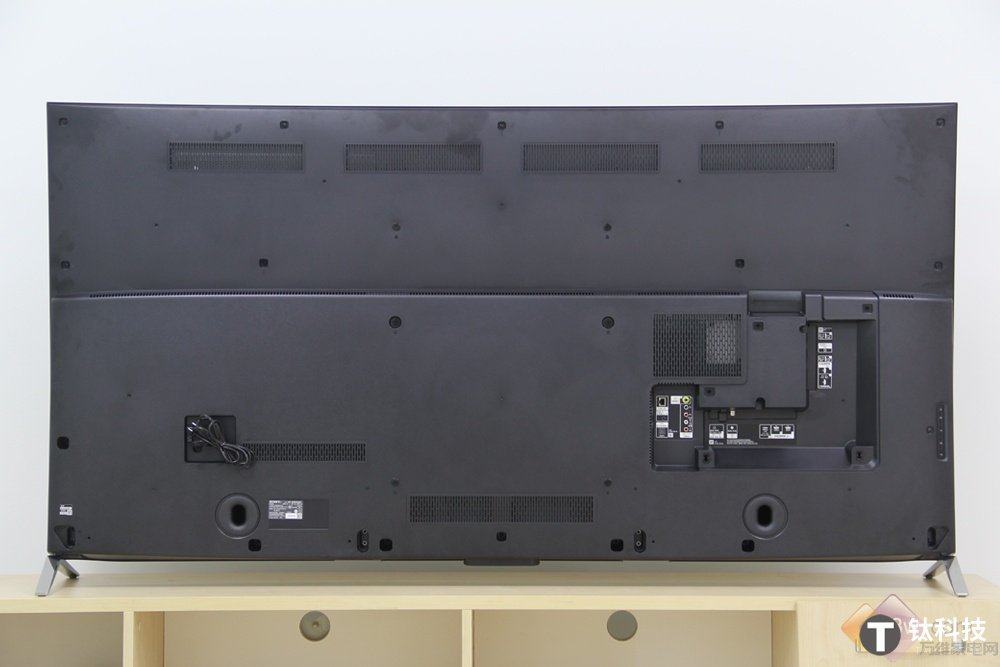 至美楔形外观设计 索尼X9300C系外观赏析 