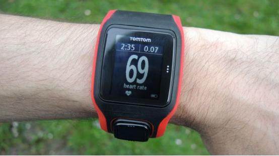 TomTom最新智能跑步手表：心率监测性能出色