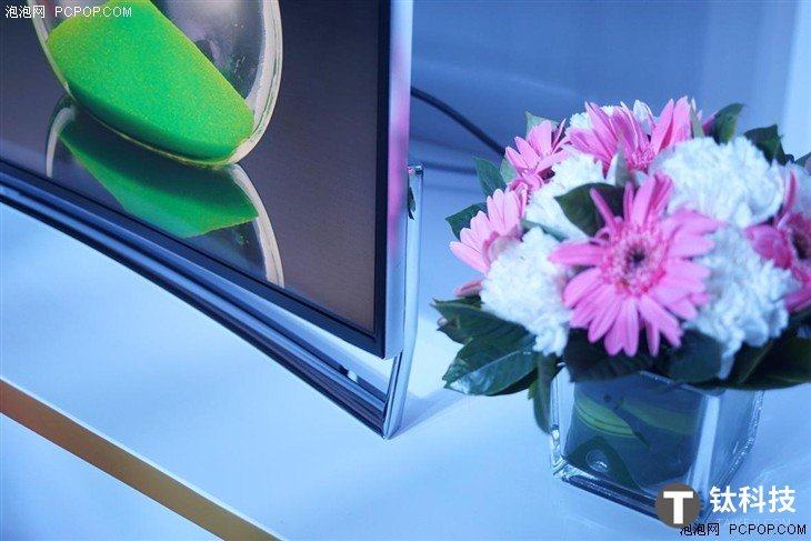ULED旗舰新机 海信公布XT910曲面电视 
