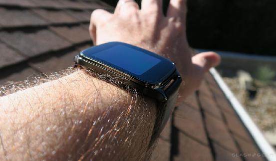 华硕ZenWatch 2体验：性价比很高的方形手表