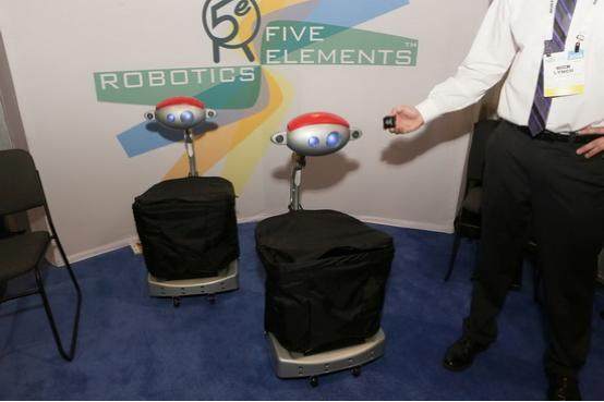 CES 2016上出现了一大波奇奇怪怪的机器人