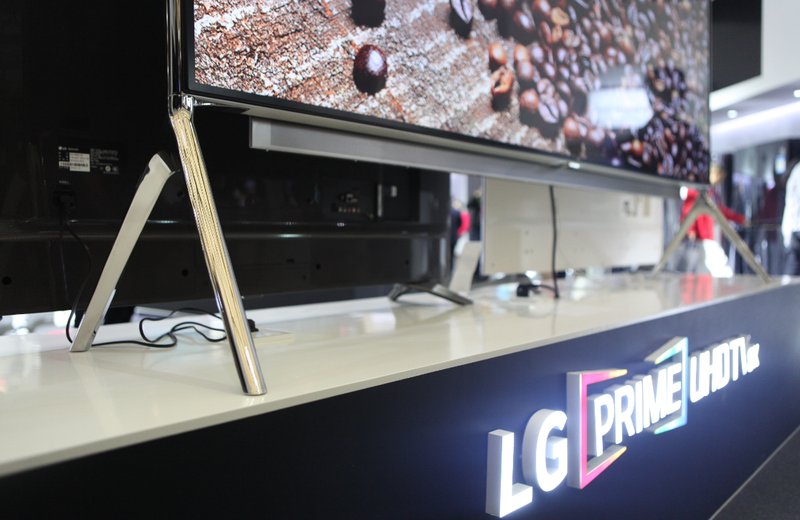 2016 AWE LG 98吋UHD 8K电视惊艳亮相