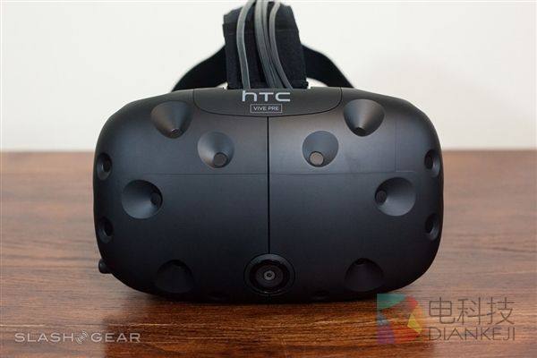 堪称全球最贵VR设备：HTC Vive开箱图赏