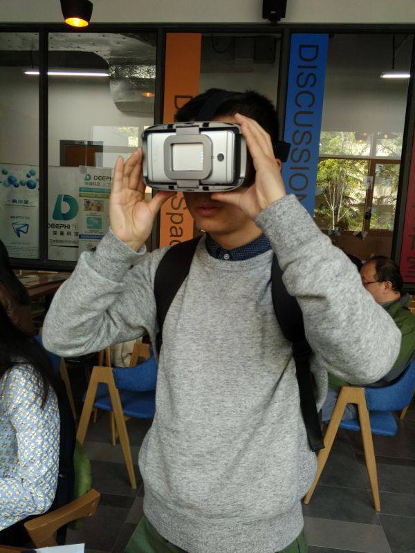 VR进入清华校园 乐视携手高校举办“VR进清华”体验展