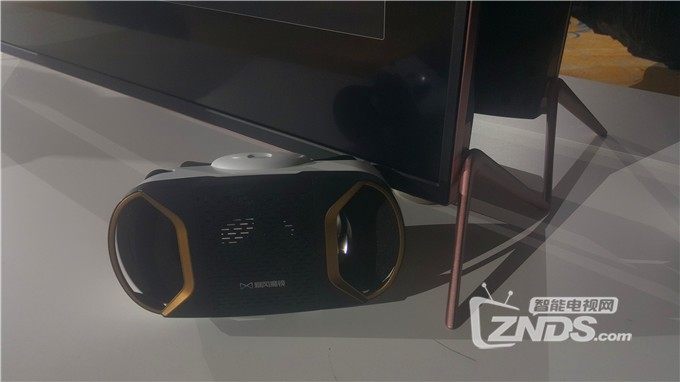 暴风超体电视第二代新机体验：颜值爆表，搭配VR显格调