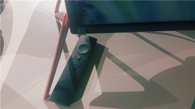 暴风超体电视第二代新机体验：颜值爆表，搭配VR显格调