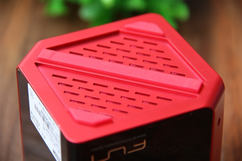 最强电视盒子!中兴九城游戏机FunBox评测