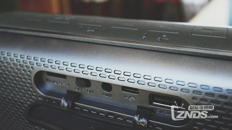 一款低音意外出色的“音乐旅行箱”——朗琴M600全面体验