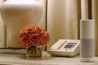 <b>万豪酒店房间小助手：亚马逊Alexa和苹果Siri</b>
