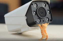 Huasheng HSCP21-12 home camera out of the box: Big eyes are safer for guards